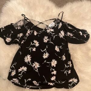 Kayleigh cold shoulder top